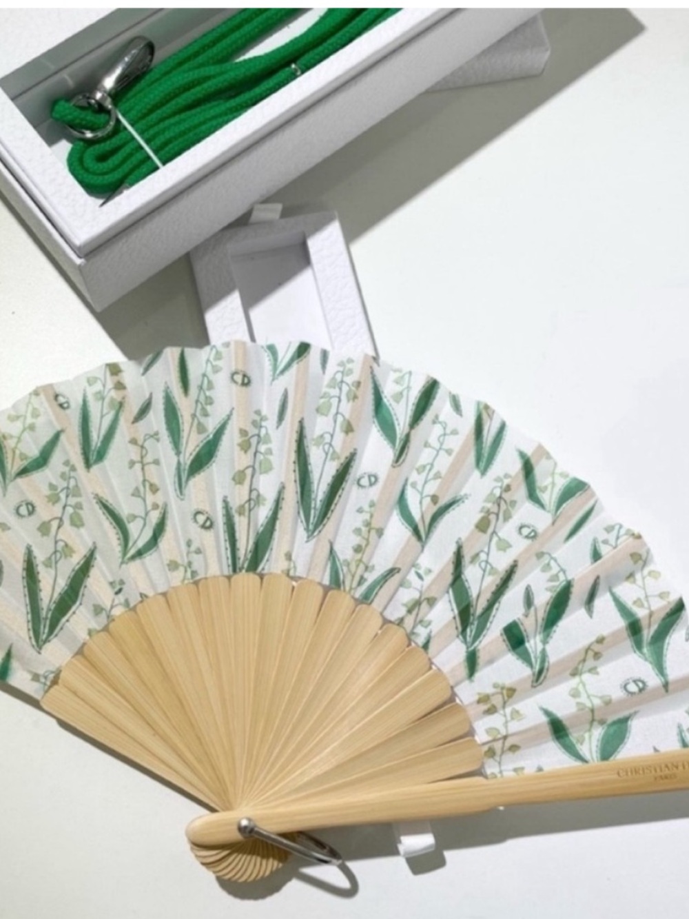 Dior beauty mini holding fan set